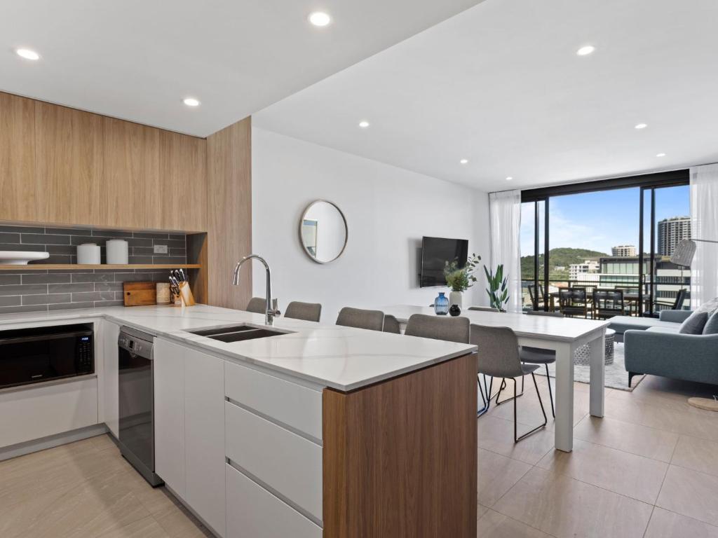 909/6 Palm Beach Ave, Palm Beach, QLD 4221