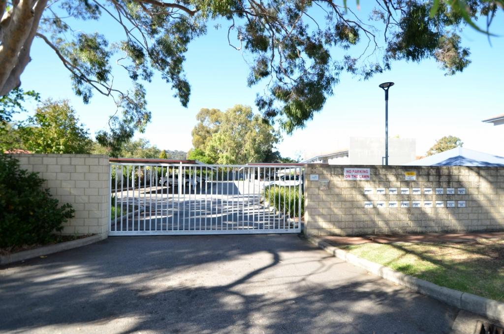 24/14 Coralie Ct, Armadale, WA 6112