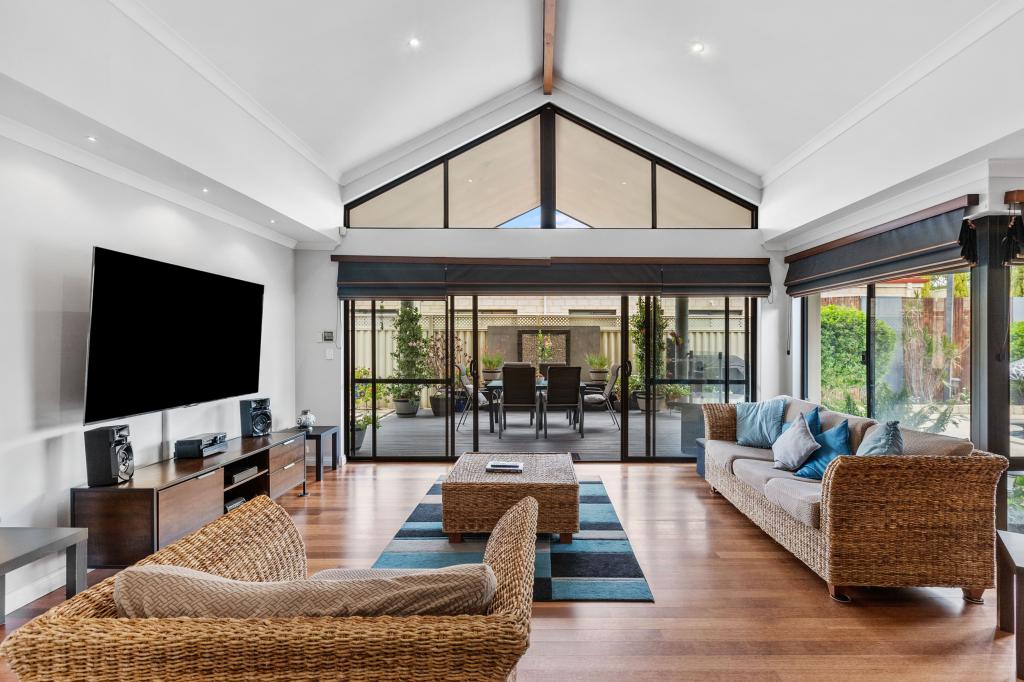 4 Fairland Loop, Madeley, WA 6065