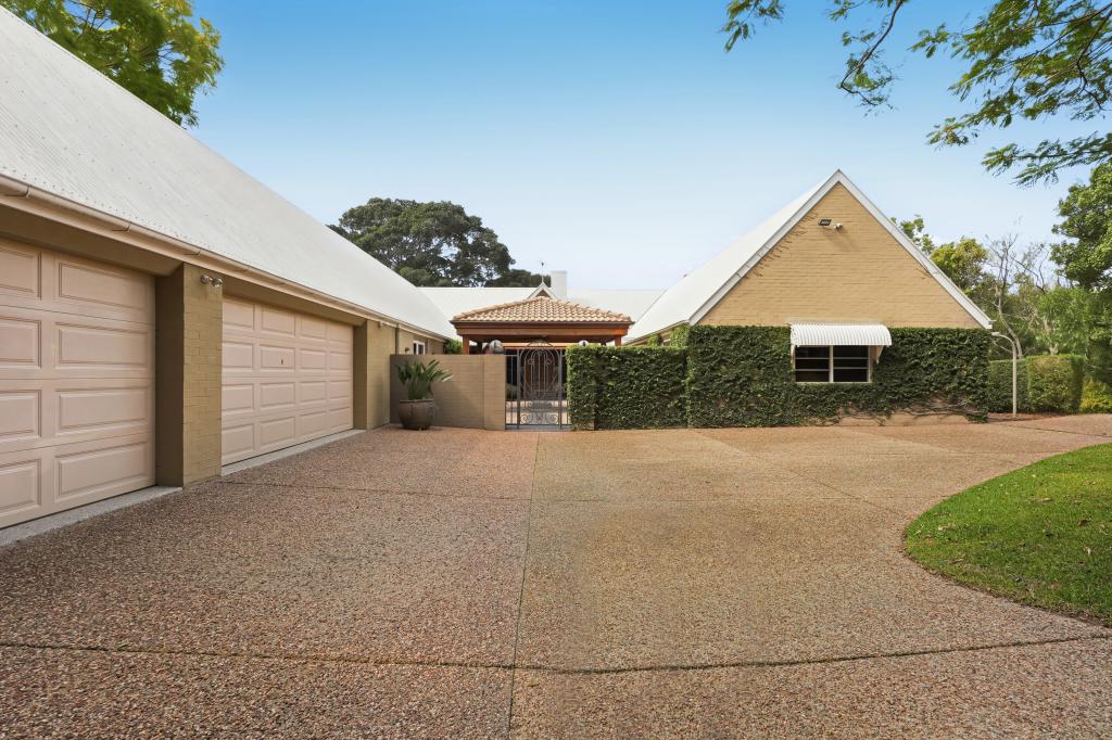 261 MOONS LANE ST, BROOKFIELD, QLD 4069