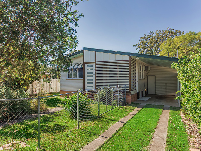 6 Walkers Lane, Booval, QLD 4304