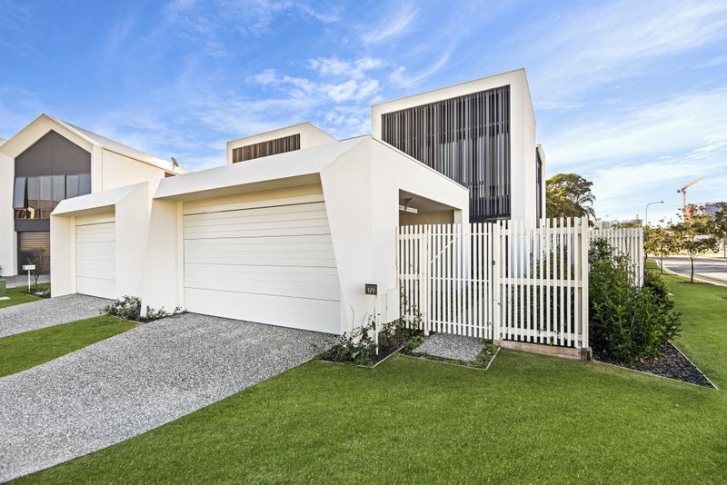 1/1 Magnoli Cct, Palm Beach, QLD 4221