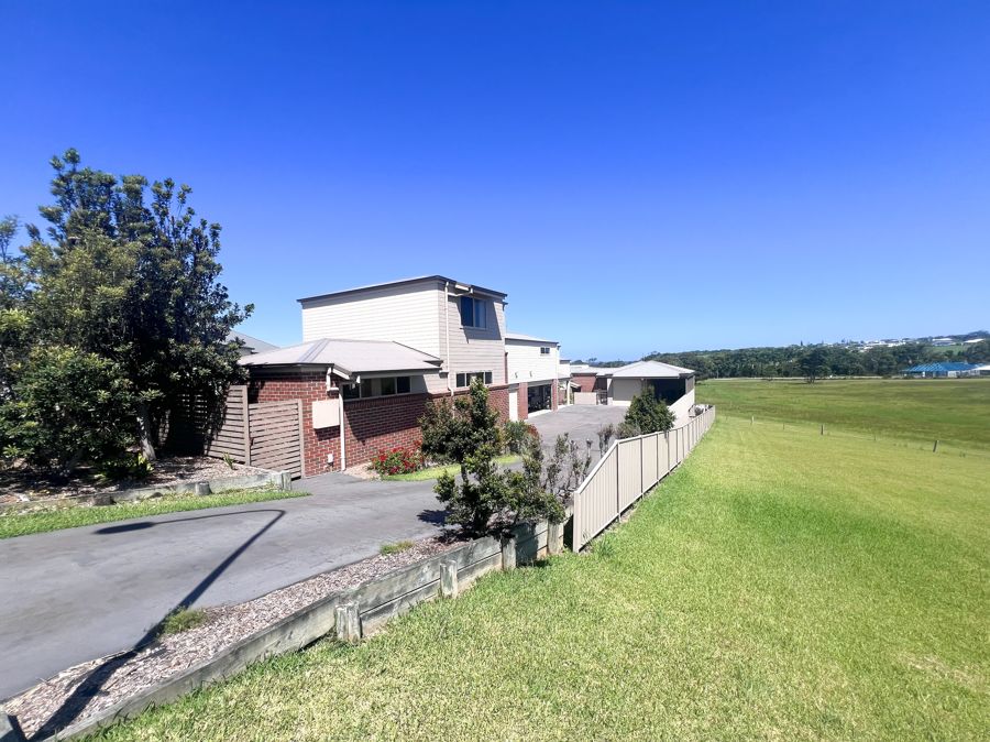 2/45 Sapphire Pde, Diamond Beach, NSW 2430