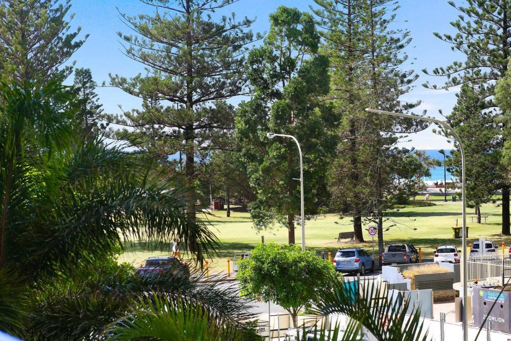 2e/1 Albert Ave, Broadbeach, QLD 4218