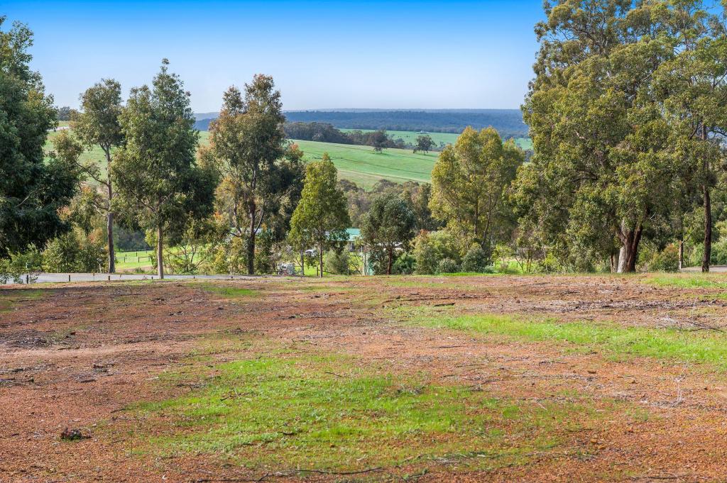 122 Holstein Loop, Lower Chittering, WA 6084