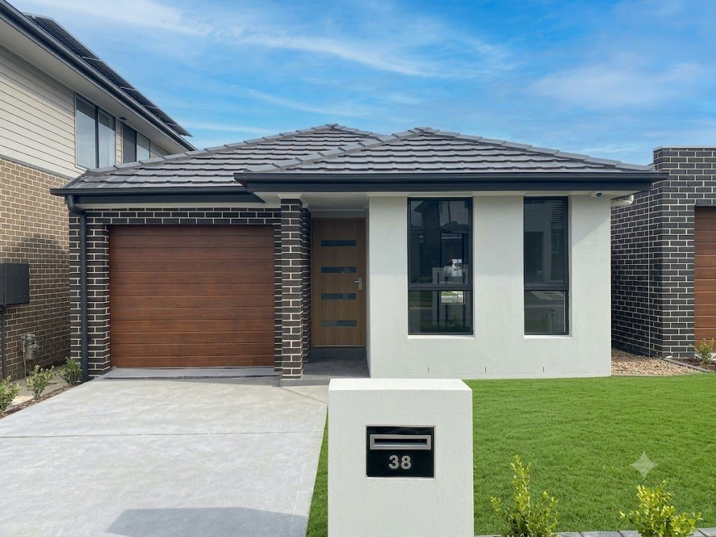 38 Mimosa St, Gregory Hills, NSW 2557
