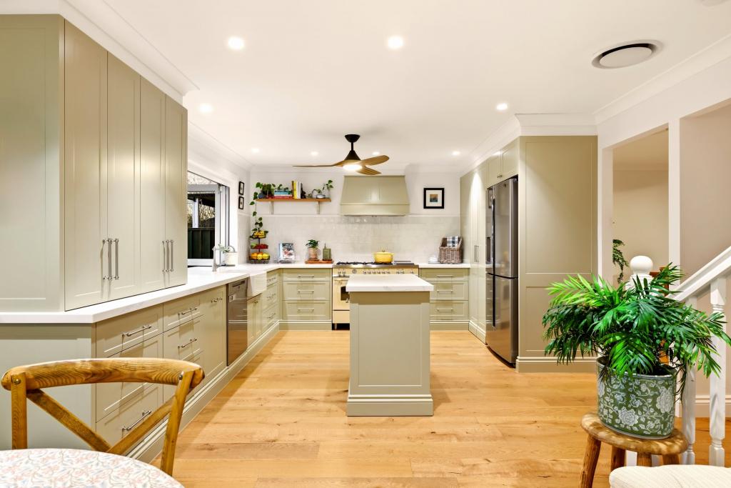 1 Tofanella St, Fig Tree Pocket, QLD 4069