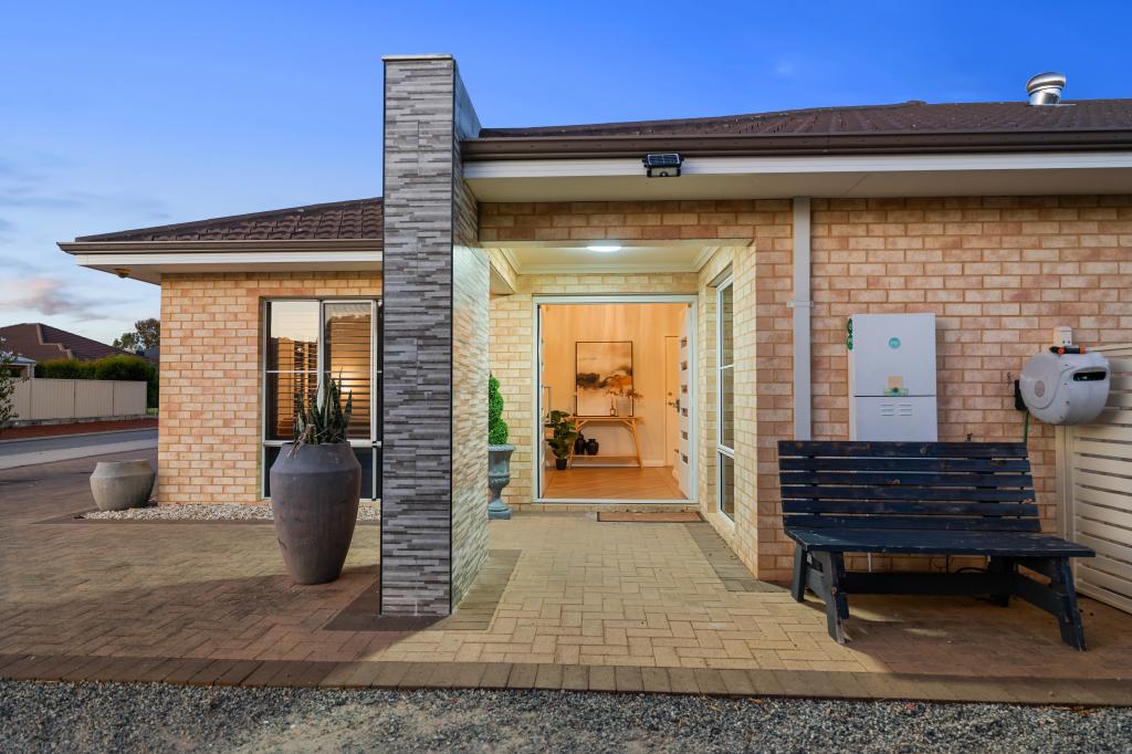 25 Marloo St, Wattle Grove, WA 6107