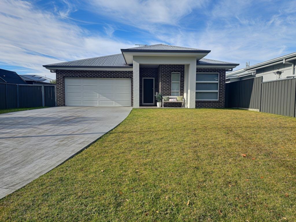 77 Summercloud Cres, Vincentia, NSW 2540