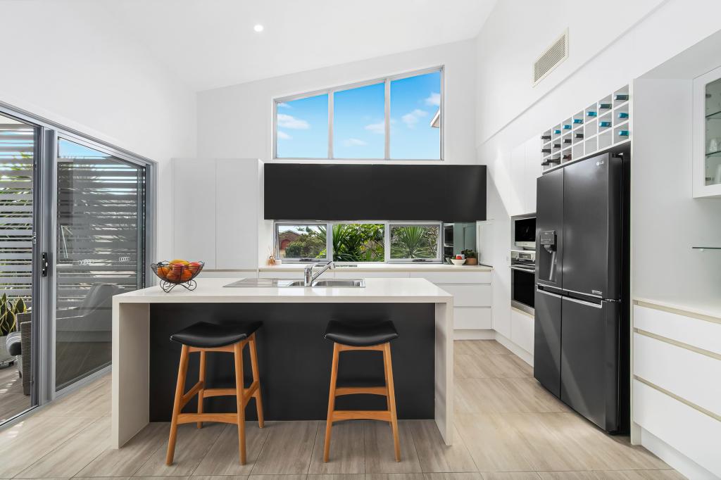 10a Burrawong Ct, Banora Point, NSW 2486