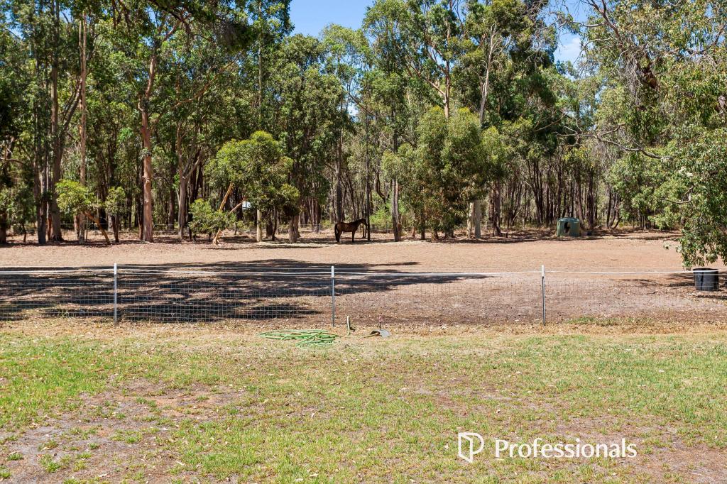 665 Avonholme Cir, Chidlow, WA 6556