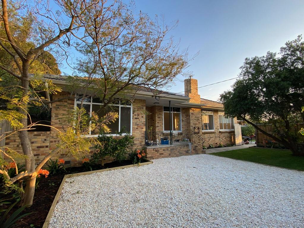 1/2 Crown Ave, Mordialloc, VIC 3195