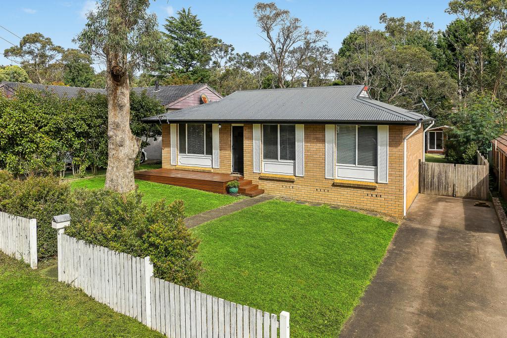 14 Canberra St, Wentworth Falls, NSW 2782