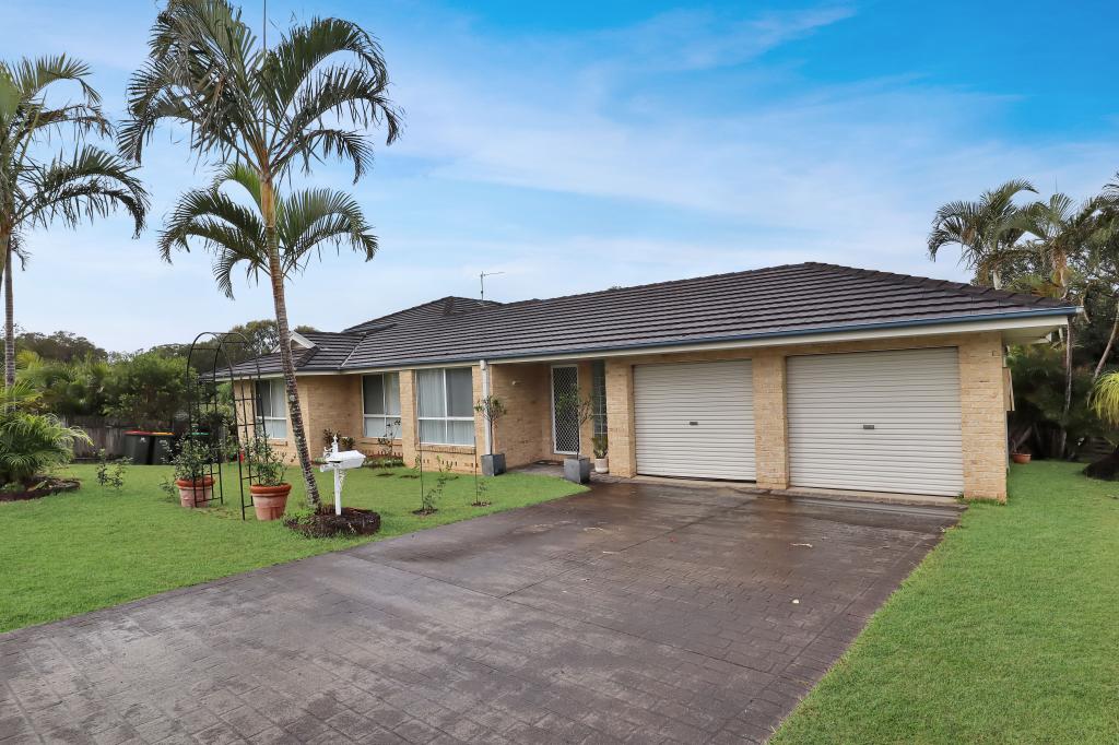 2 Beachside Ct, Sapphire Beach, NSW 2450