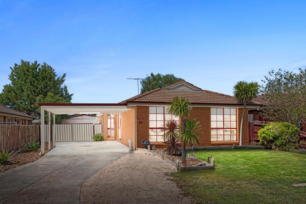 35 Karinya Cl, Werribee, VIC 3030