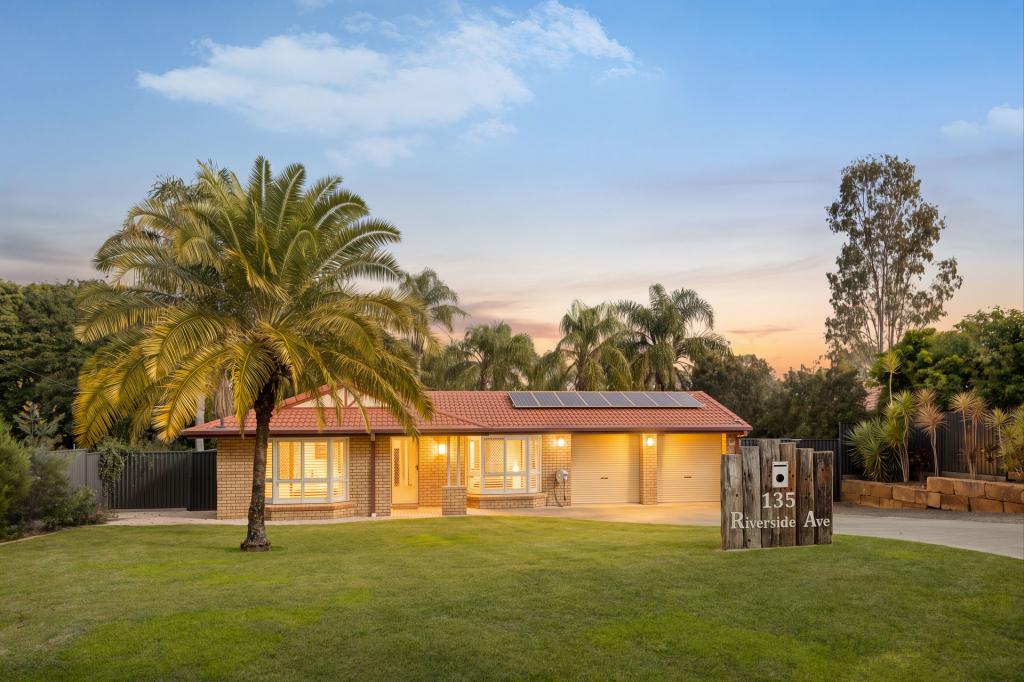 135 RIVERSIDE AVE, BARELLAN POINT, QLD 4306