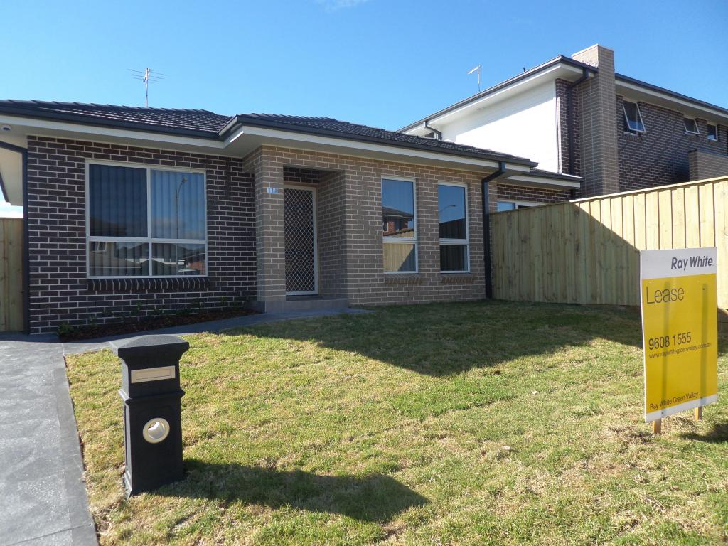 11a Irvine St, Elderslie, NSW 2570