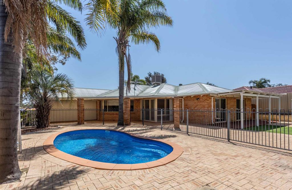 219 Trappers Dr, Woodvale, WA 6026