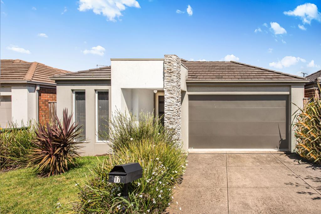 17 Wedgewood Dr, Pakenham, VIC 3810