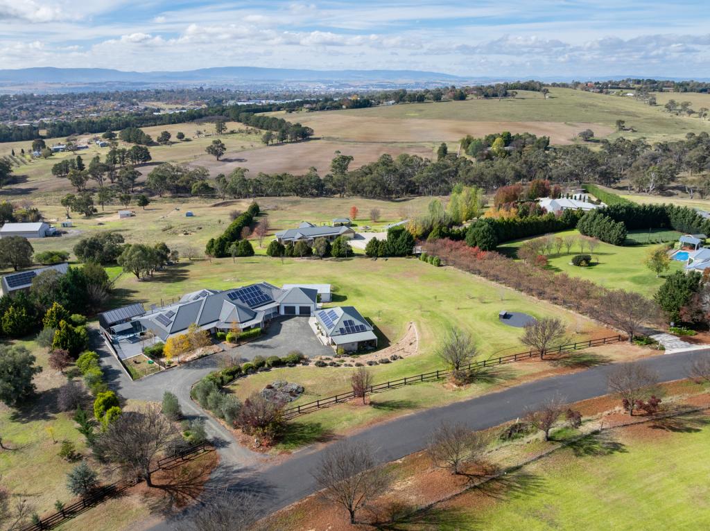 241 Hartwood Ave, Robin Hill, NSW 2795