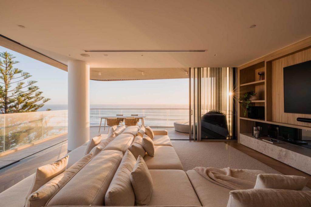 801/474 The Esp, Palm Beach, QLD 4221