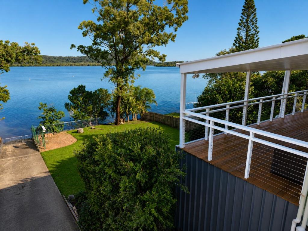 182 Canaipa Point Dr, Russell Island, QLD 4184