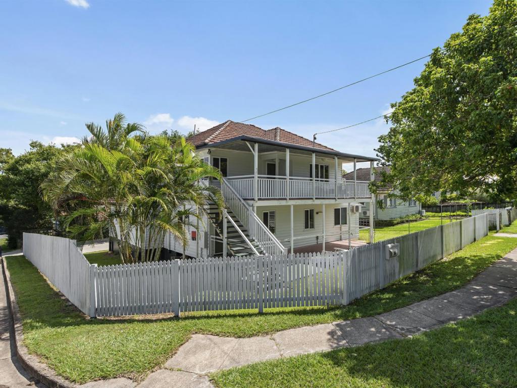 27 Roscoe St, Holland Park, QLD 4121