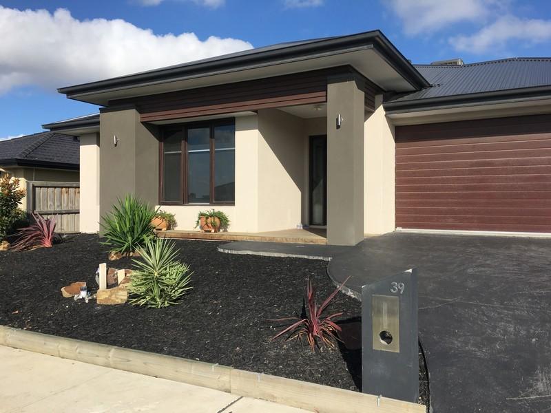 39 Penshurst Cres, Officer, VIC 3809
