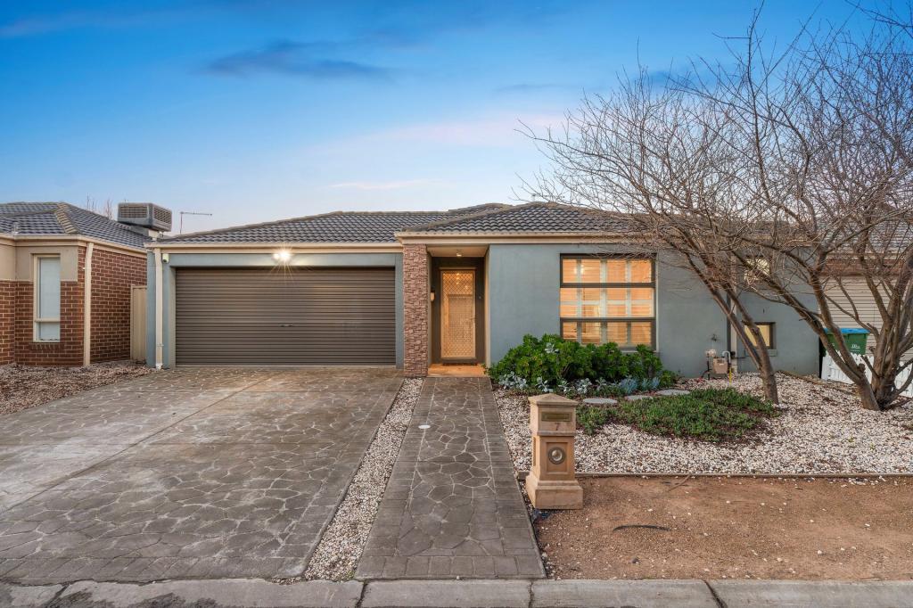 7 Richie Cct, Hillside, VIC 3037