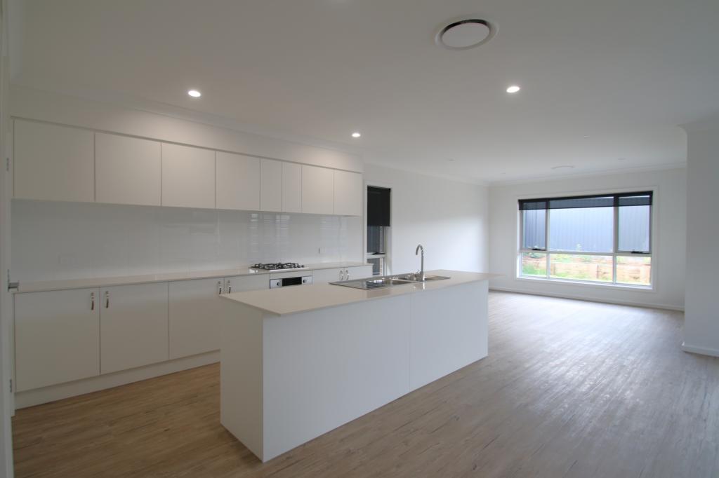 15 Williwaw Cres, Orange, NSW 2800