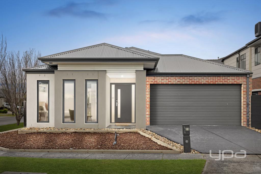 28 SILVERBAY AVE, POINT COOK, VIC 3030