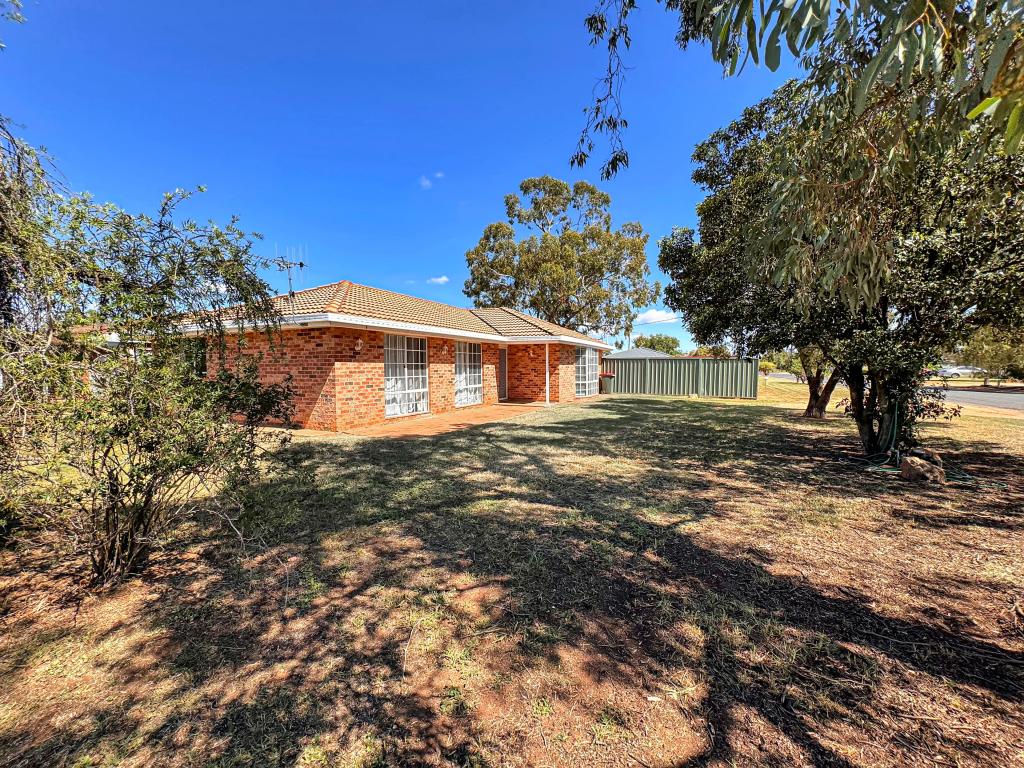 134 Moss Ave, Narromine, NSW 2821