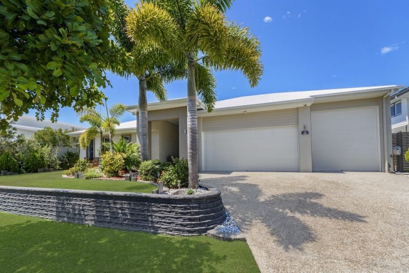 70 Seaside Dr, Banksia Beach, QLD 4507