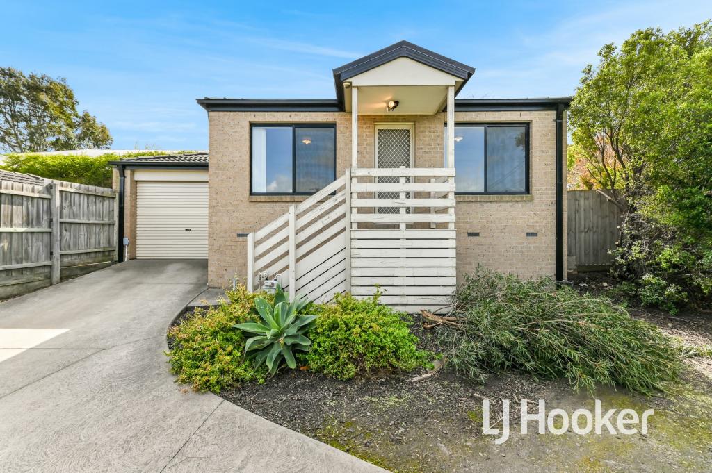 4/4 Mcclenaghan Pl, Pakenham, VIC 3810