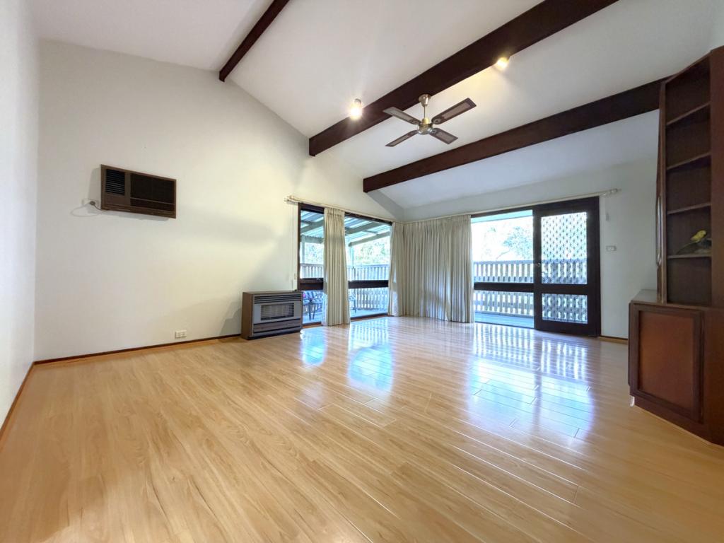 19 Gleneagles Cres, Hornsby, NSW 2077