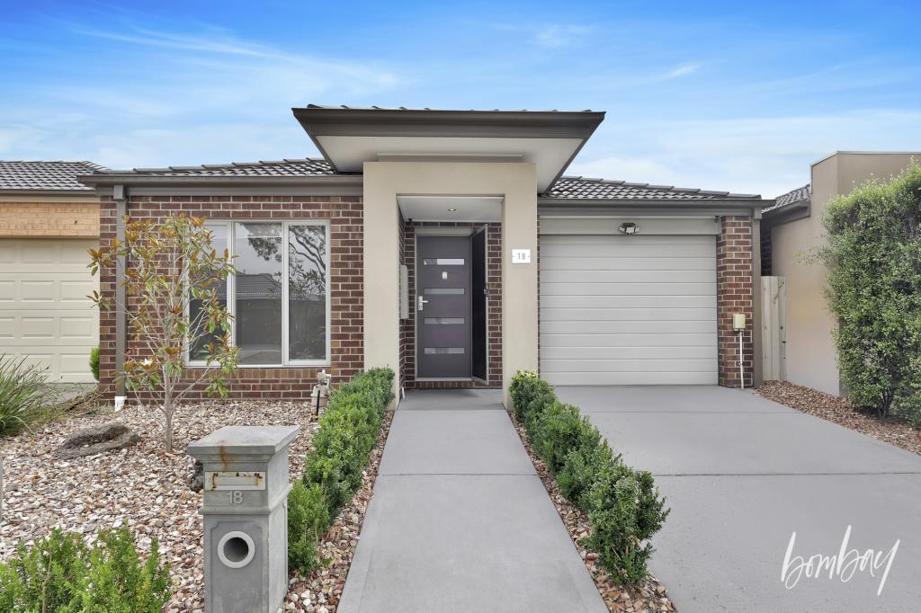 18 Howren Tce, Greenvale, VIC 3059
