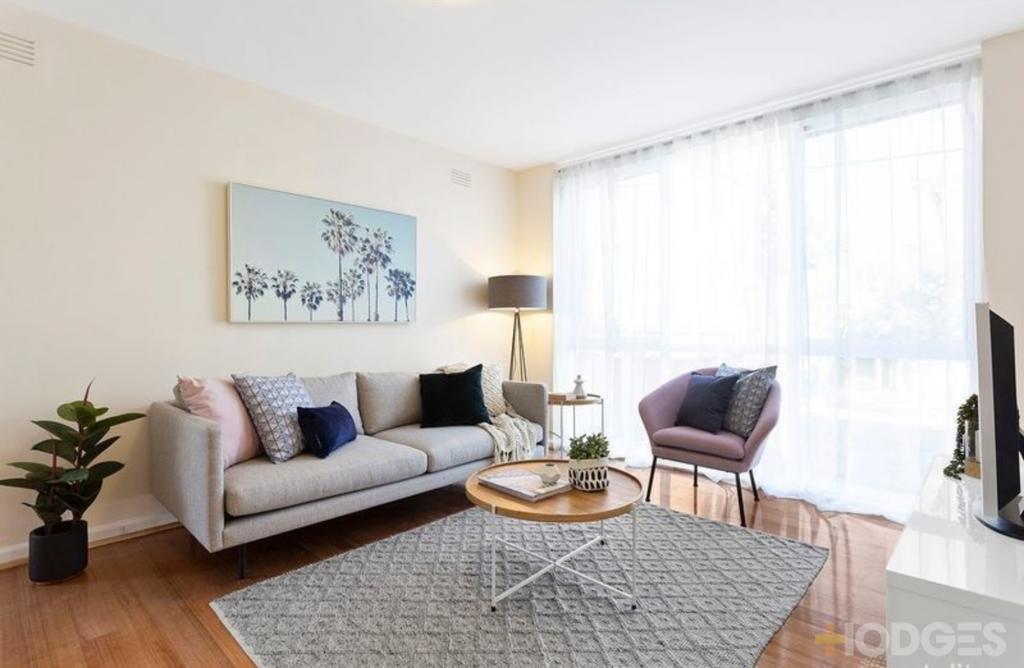 2/1 FIONA CT, ST KILDA, VIC 3182