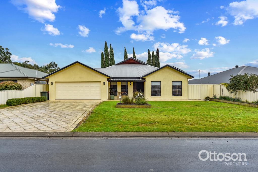 124 CEDAR AVE, NARACOORTE, SA 5271