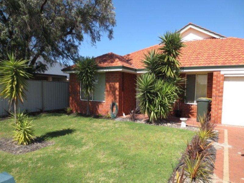 18 MALACHITE DR, AUSTRALIND, WA 6233