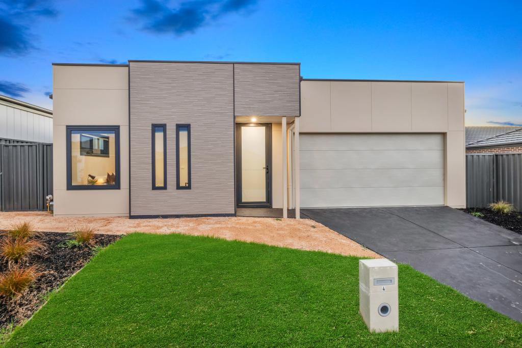 4 Niseko Cres, Pakenham, VIC 3810