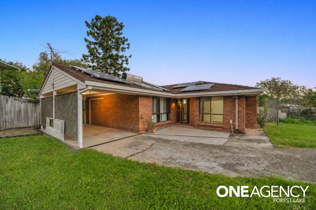 1 BREEZA ST, DURACK, QLD 4077