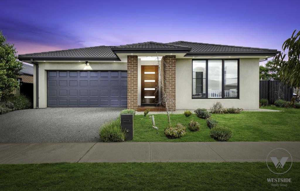 32 Parrot Dr, Weir Views, VIC 3338