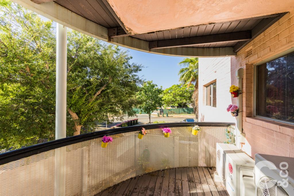 9/4 Canham Way, Orelia, WA 6167