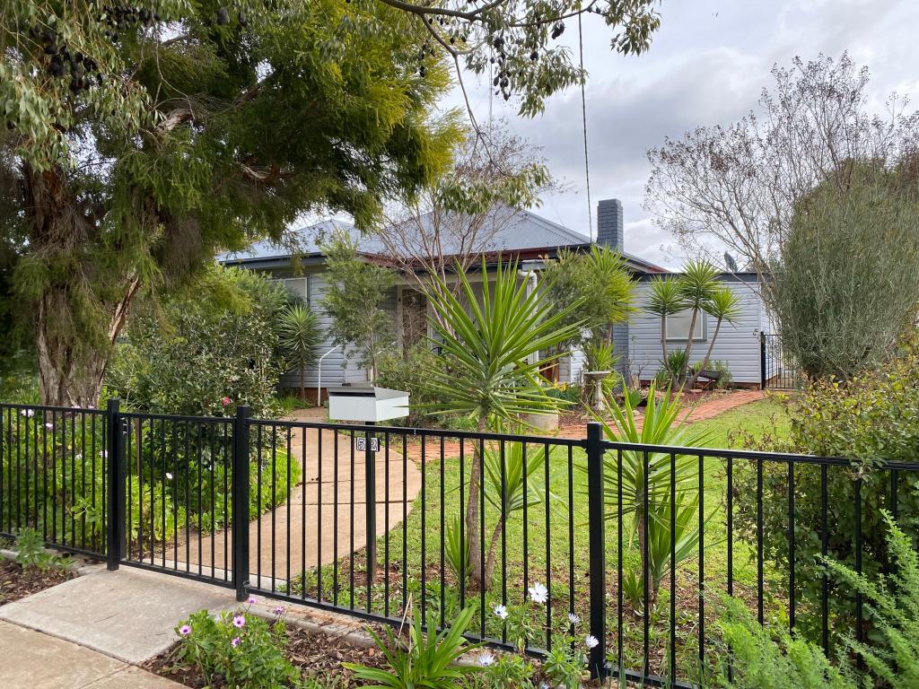 52 Close St, Parkes, NSW 2870