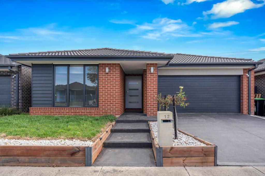 12 Pickering St, Mickleham, VIC 3064