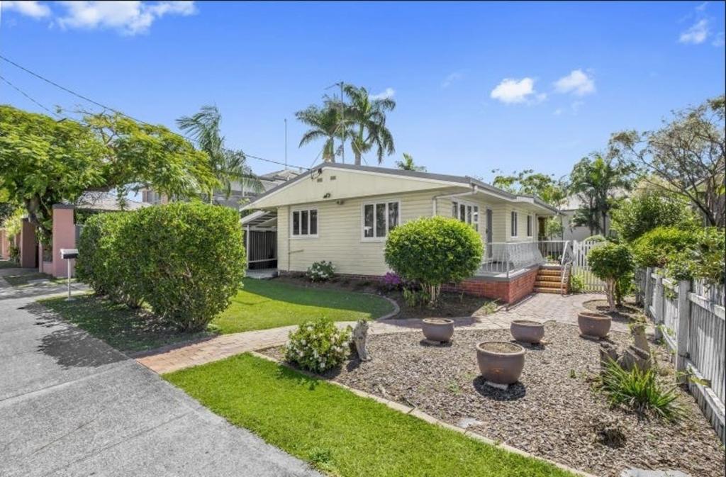 15 Heeb St, Bundall, QLD 4217