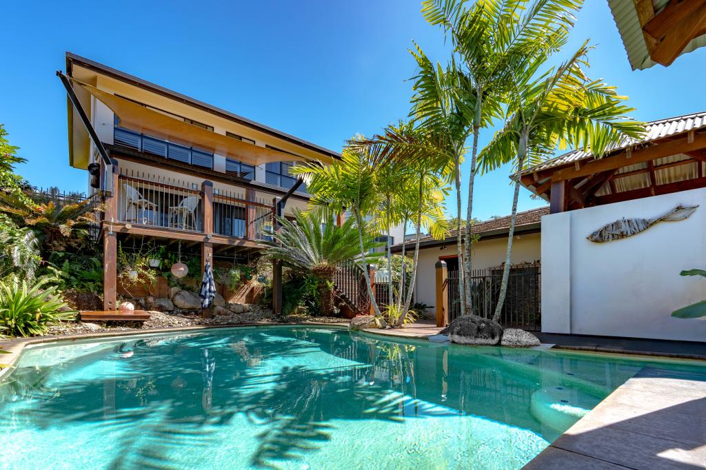 9 Dunkalli Cres, Wongaling Beach, QLD 4852