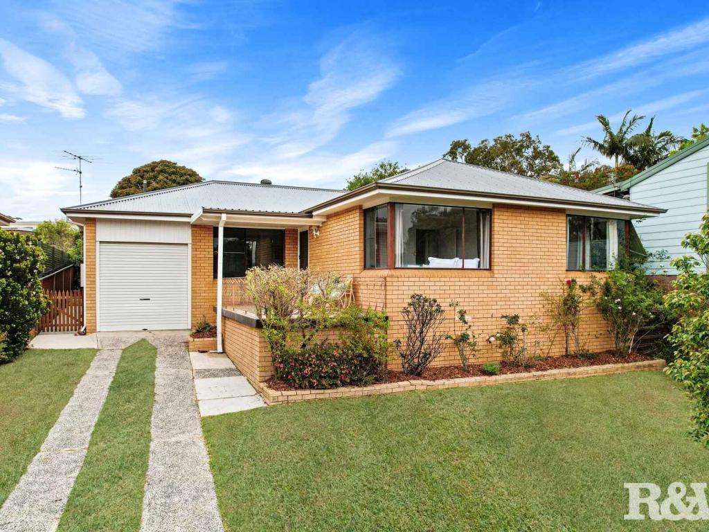 19 Matthews Pde, Point Clare, NSW 2250