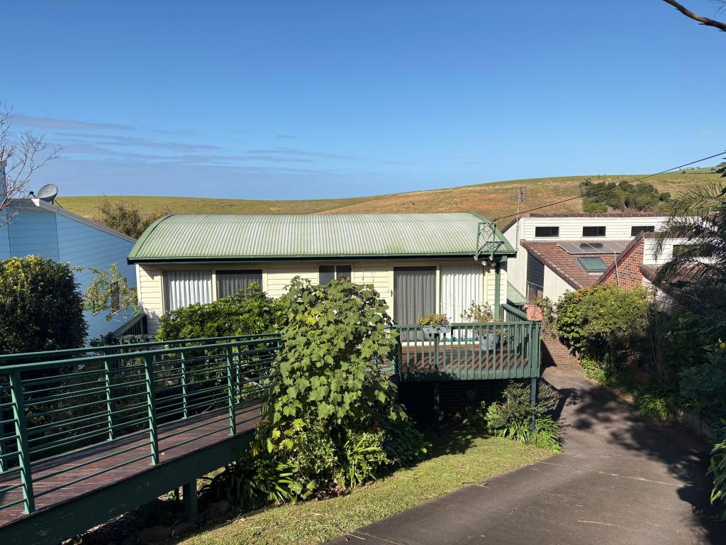 10 ELANORA RD, KIAMA HEIGHTS, NSW 2533