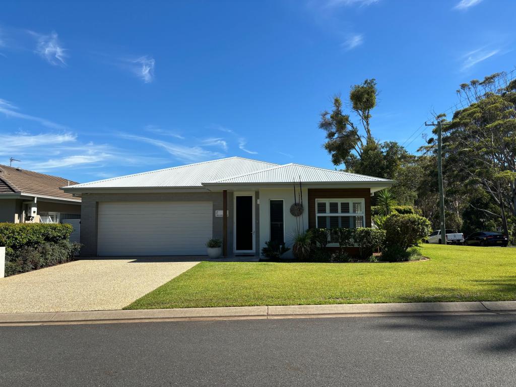 2 Waverley Gld, Port Macquarie, NSW 2444